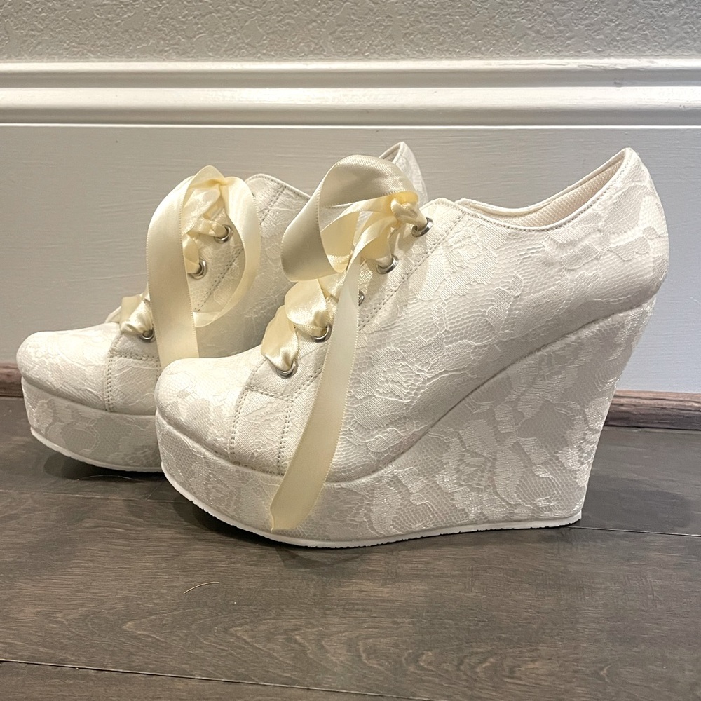 BEAUTIFUL Ivory Bridal Wedge Shoes